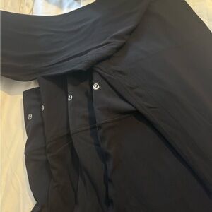 I have 4 lululemon high waist 23in aligns in black and 1 in true navy.